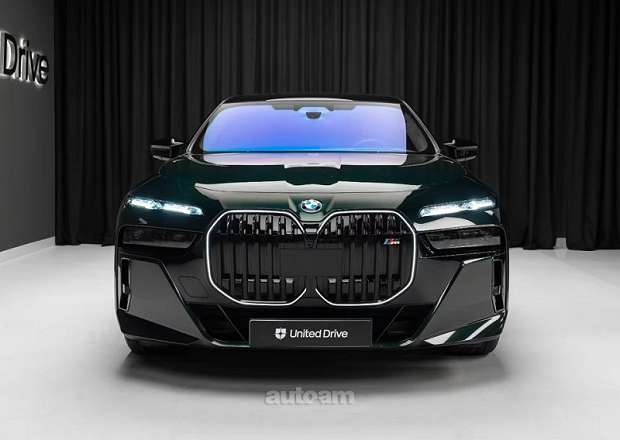 BMW i7