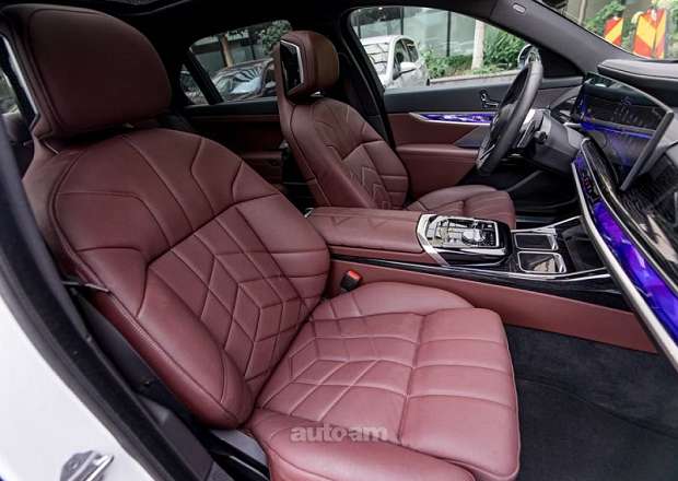 BMW 740