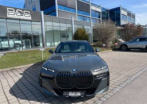 BMW 740