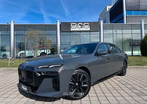 BMW 740