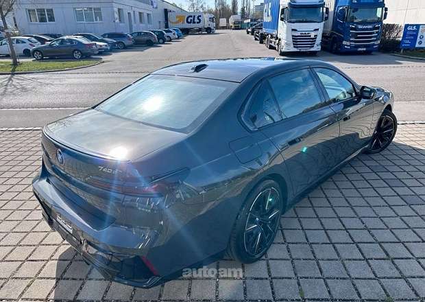 BMW 740