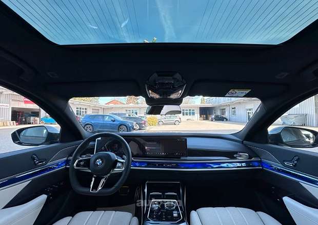 BMW 740