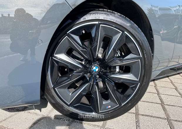 BMW 740