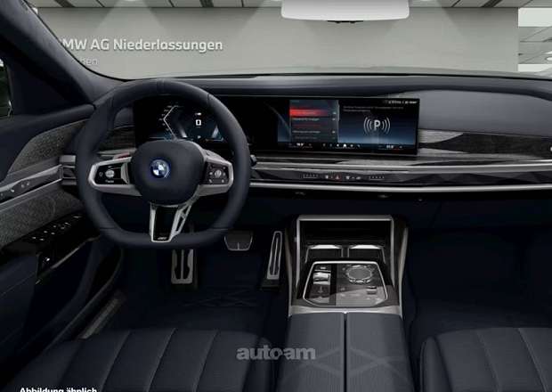 BMW i7