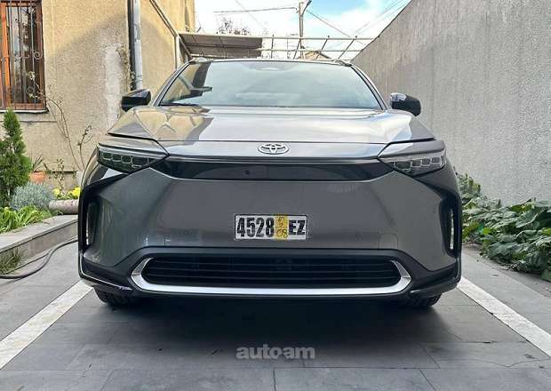 Toyota Bz4X