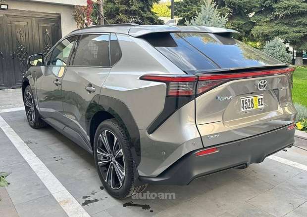 Toyota Bz4X