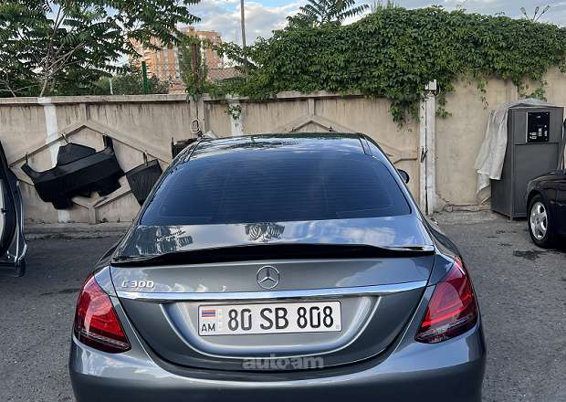 Mercedes-Benz C 300
