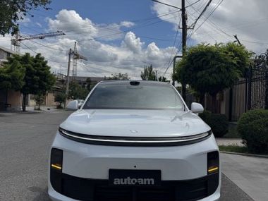 Lixiang Li L6  2025 