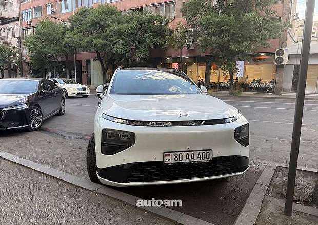 Xpeng G9