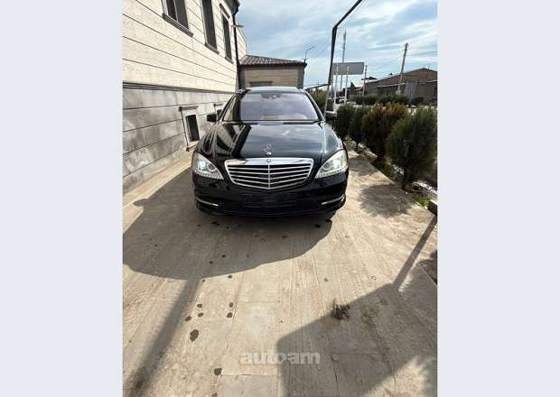 Mercedes-Benz S 500