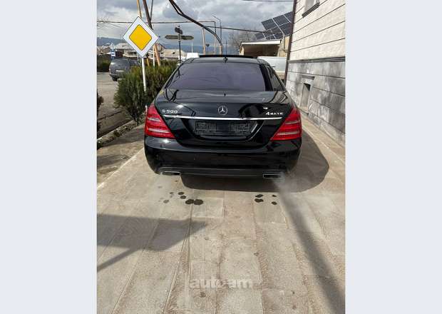 Mercedes-Benz S 500