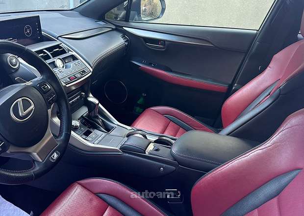 Lexus NX 300t