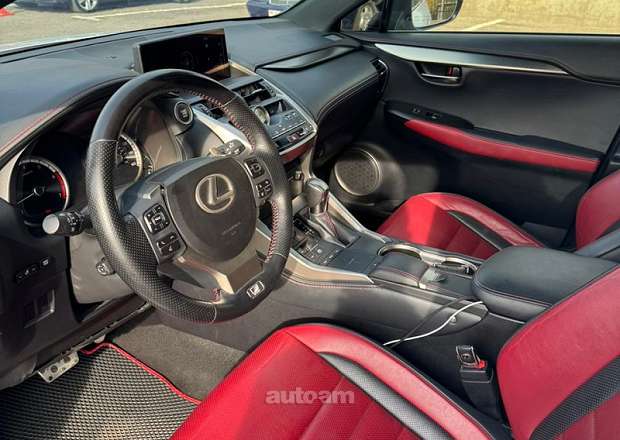 Lexus NX 300t