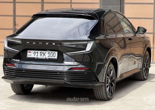 Honda e:NP2