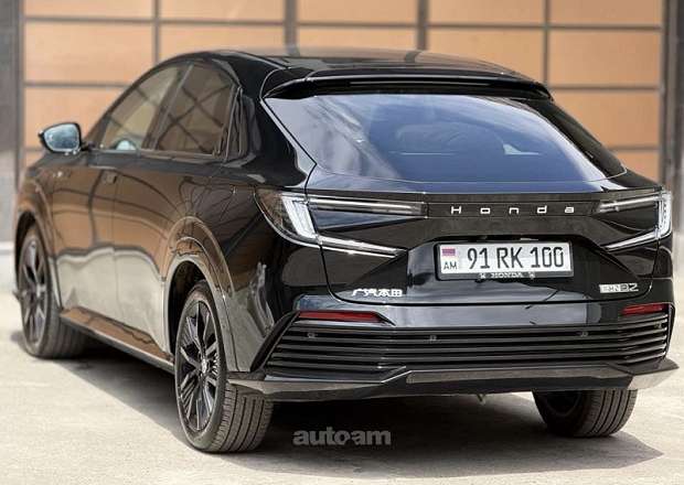 Honda e:NP2