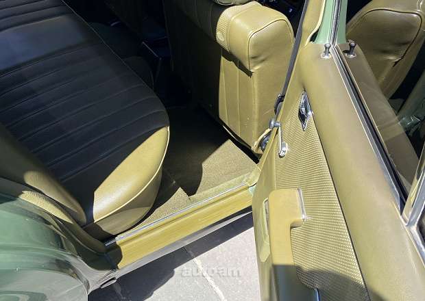 Mercedes-Benz E 230 1978 — լուսանկար 8