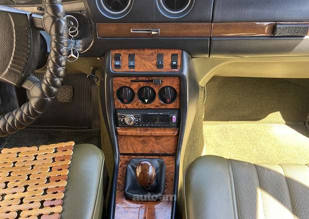 Mercedes-Benz E 230 1978 — լուսանկար 5