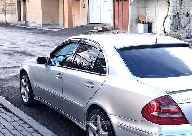 Mercedes-Benz E 500