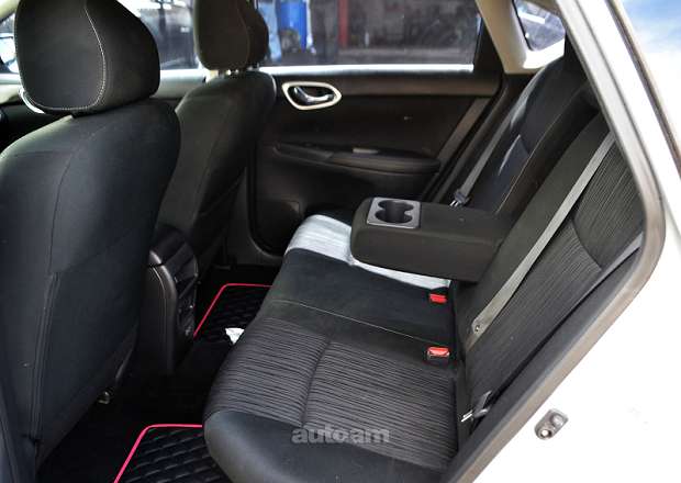 Nissan Sentra 2019 — լուսանկար 9