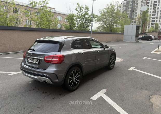 Mercedes-Benz GLA 250