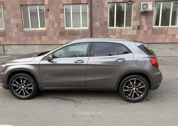 Mercedes-Benz GLA 250