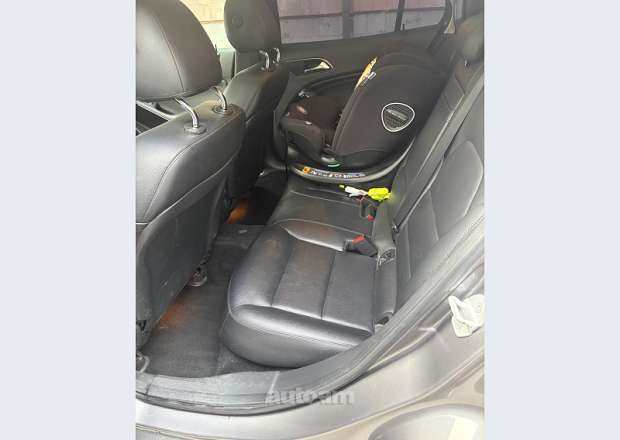 Mercedes-Benz GLA 250