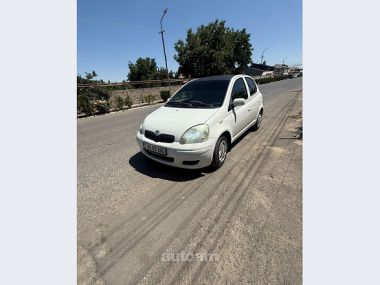 Toyota Vitz  2002 