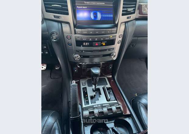 Lexus LX 570