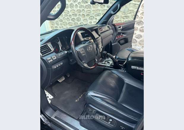 Lexus LX 570