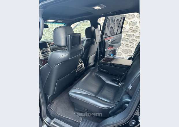 Lexus LX 570