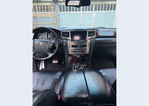 Lexus LX 570