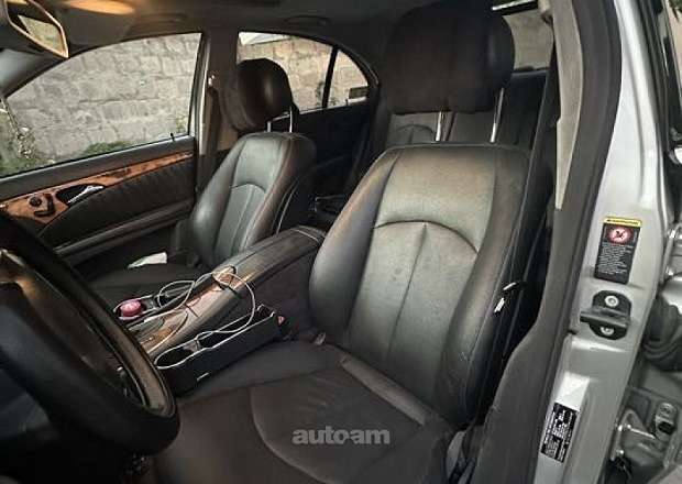 Mercedes-Benz E 320