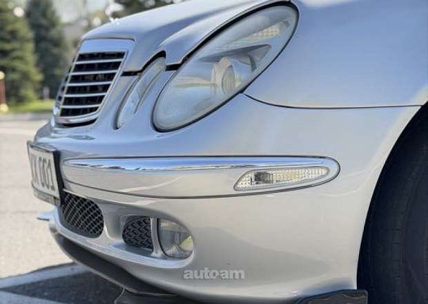 Mercedes-Benz E 320