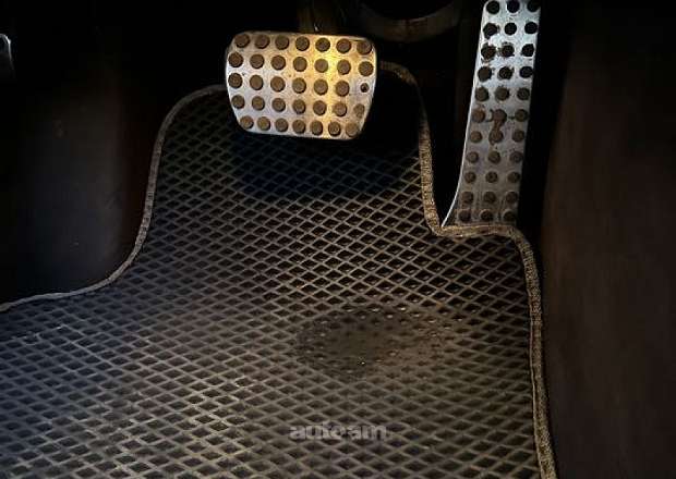 Mercedes-Benz E 320