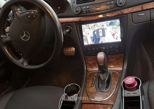 Mercedes-Benz E 320