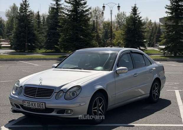 Mercedes-Benz E 320