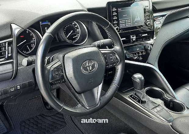 Toyota Camry 2022 — լուսանկար 9