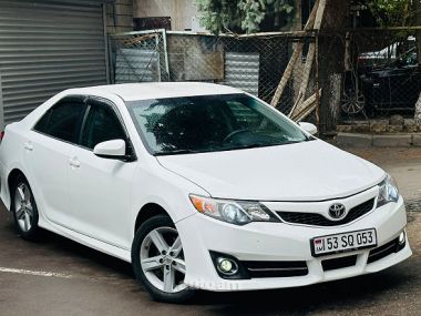 Toyota Camry  2013 