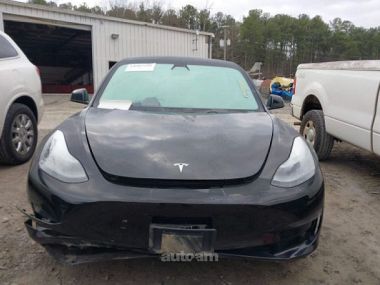 Tesla Model 3  2021 