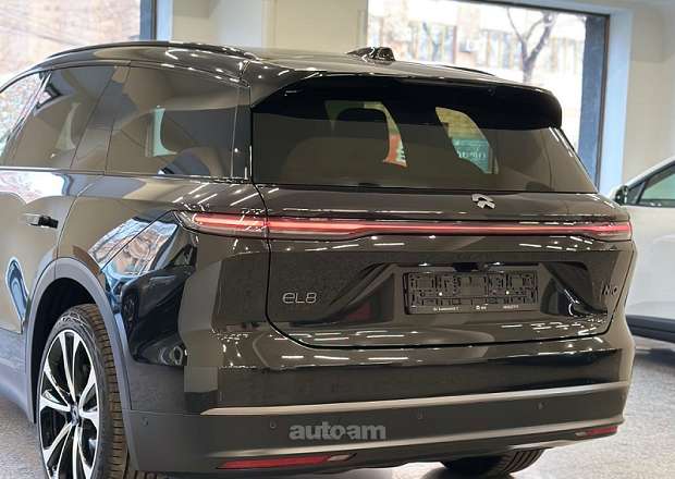 Nio EL8