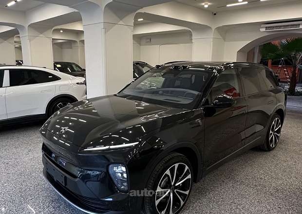 Nio EL8