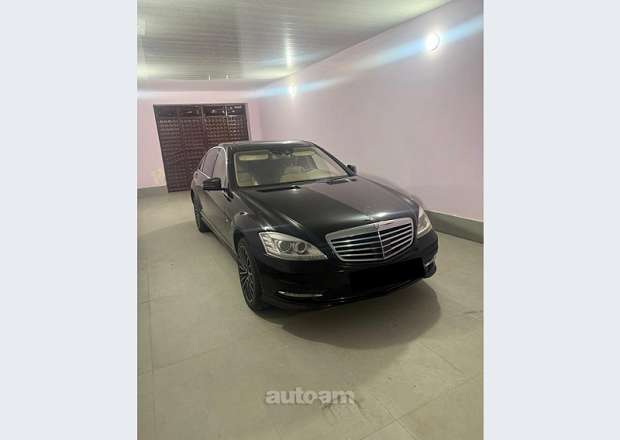 Mercedes-Benz S 500