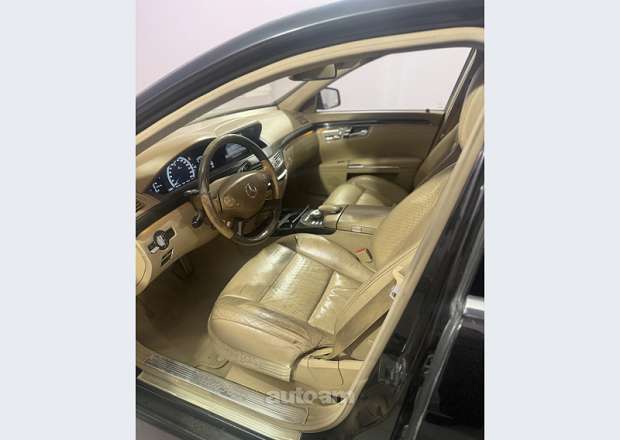 Mercedes-Benz S 500