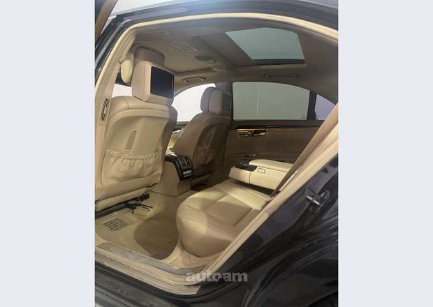 Mercedes-Benz S 500