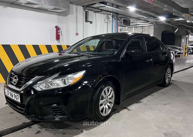 Nissan Altima