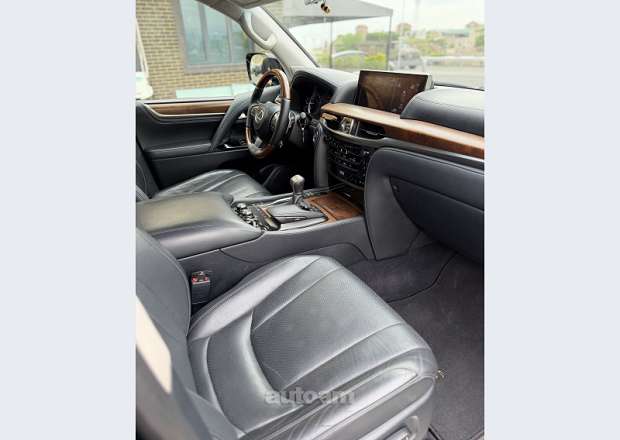 Lexus LX 570