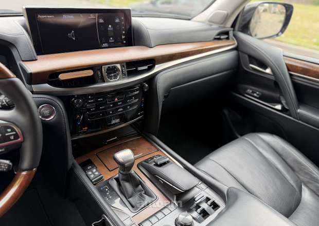 Lexus LX 570