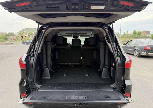 Lexus LX 570