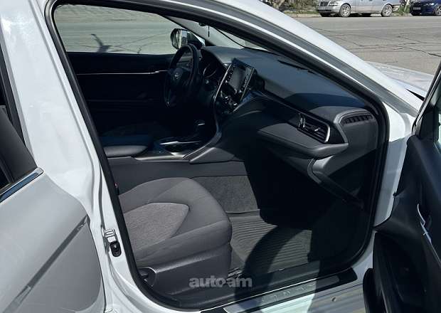 Toyota Camry 2021 — фото 11