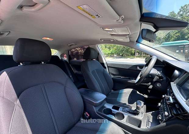 Kia Optima 2018 — фото 10